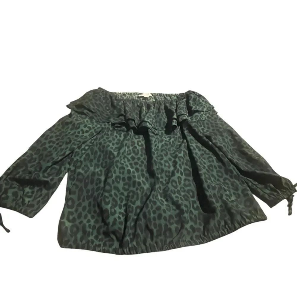 Michael kors Green Leopard Print ladies Top new never worn size large